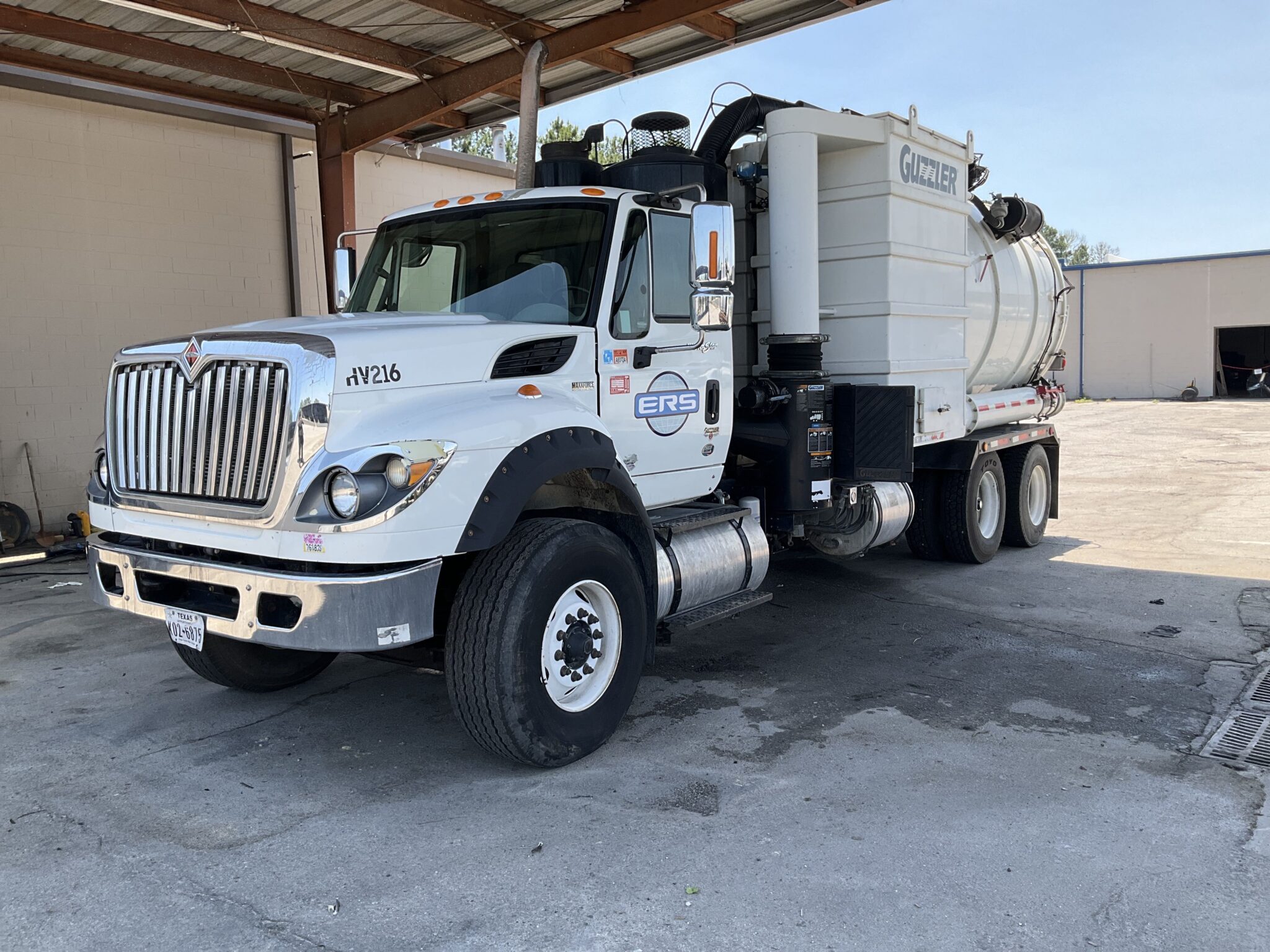 
								2013 Guzzler Classic Air Machine w/Boom full									