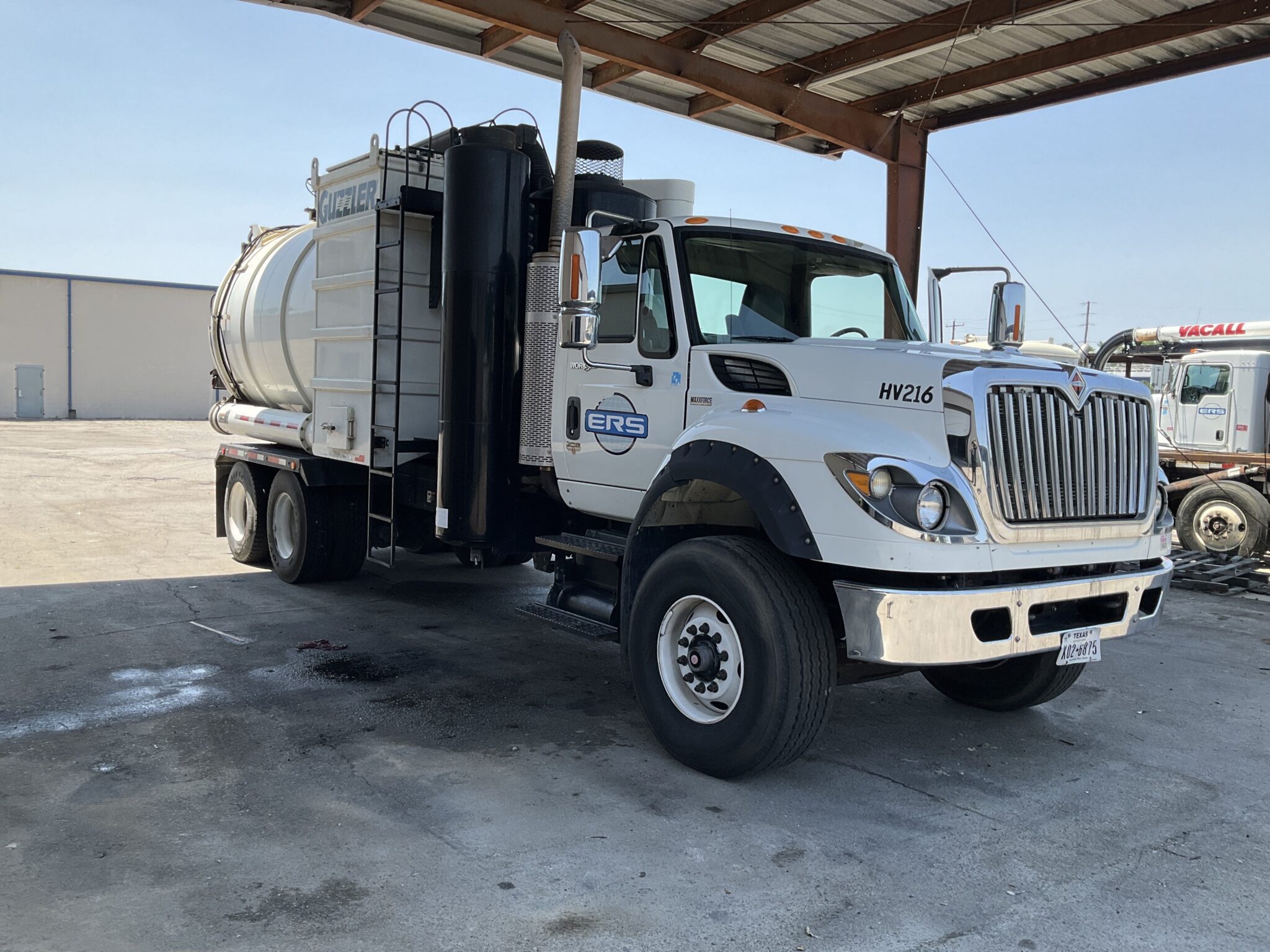 
								2013 Guzzler Classic Air Machine w/Boom full									